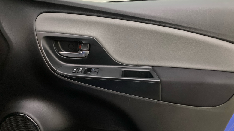 Toyota Yaris 1.5 VVT-i Icon Tech 5dr Petrol Hatchback